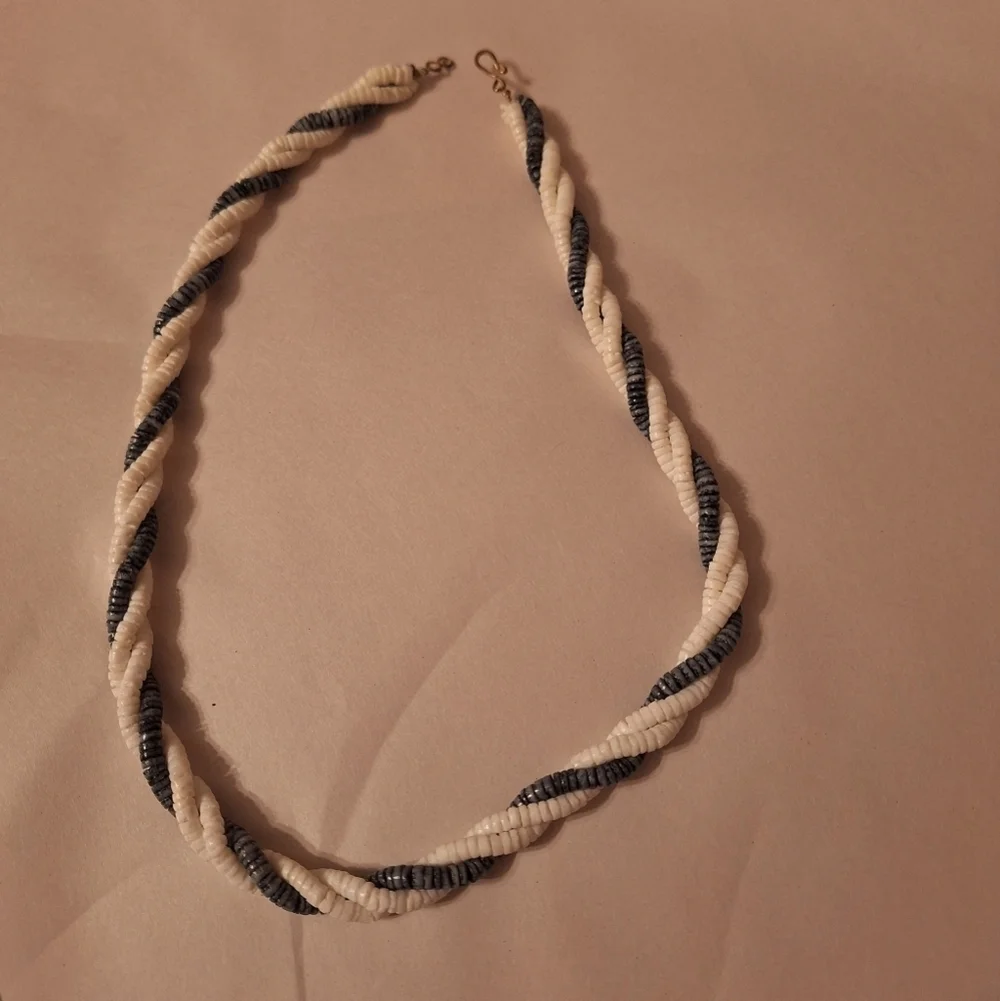 Vintage Puka Shell Twisted Spiral Necklace 24 Inches Long Charcoal Gray WHITE